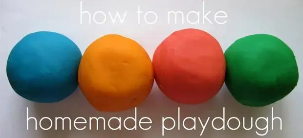 homemamde+playdough+020-small.webp