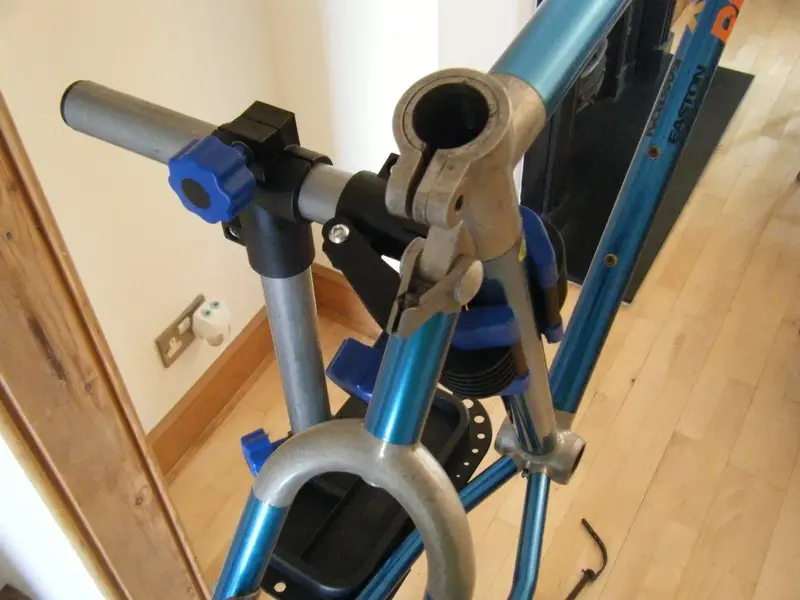 Reflex seat tube canti hanger.webp