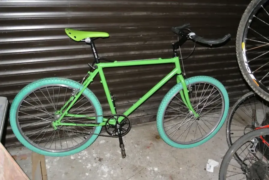 mos_fixie shadow.webp