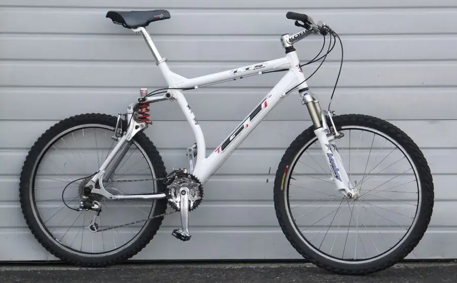 1998 lts 2000xc (exactly like mine).webp