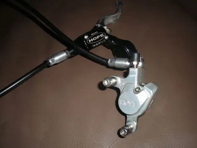 hydraulic brakes 001.webp