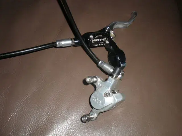 hydraulic brakes 002.webp