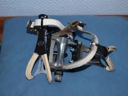VP189 fixie pedals.webp