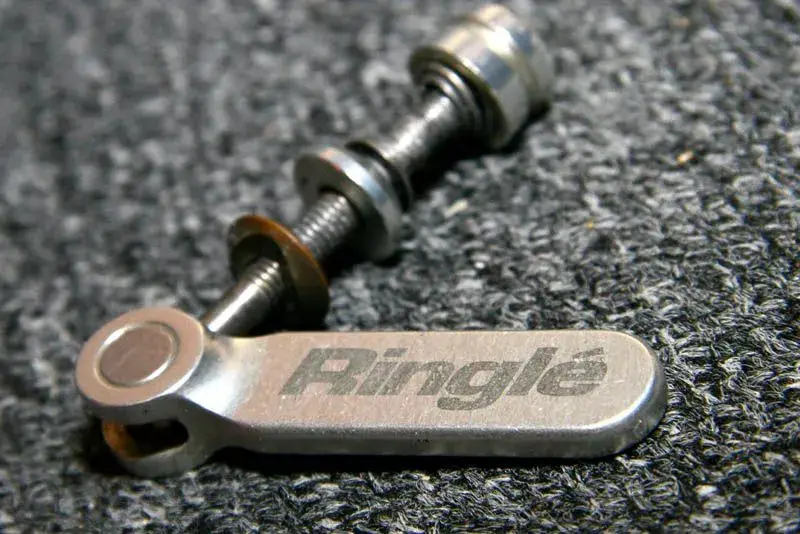 Ringle Twister Silv.webp