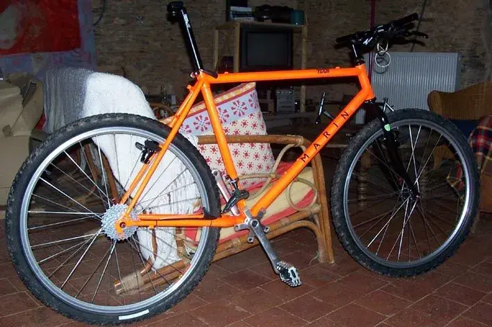 marin team issue 1.webp
