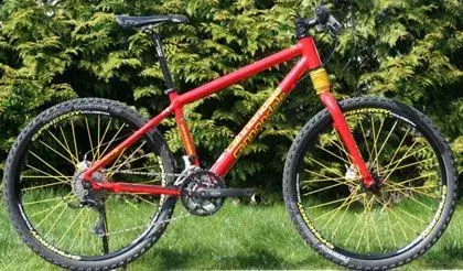 red cannondale.webp