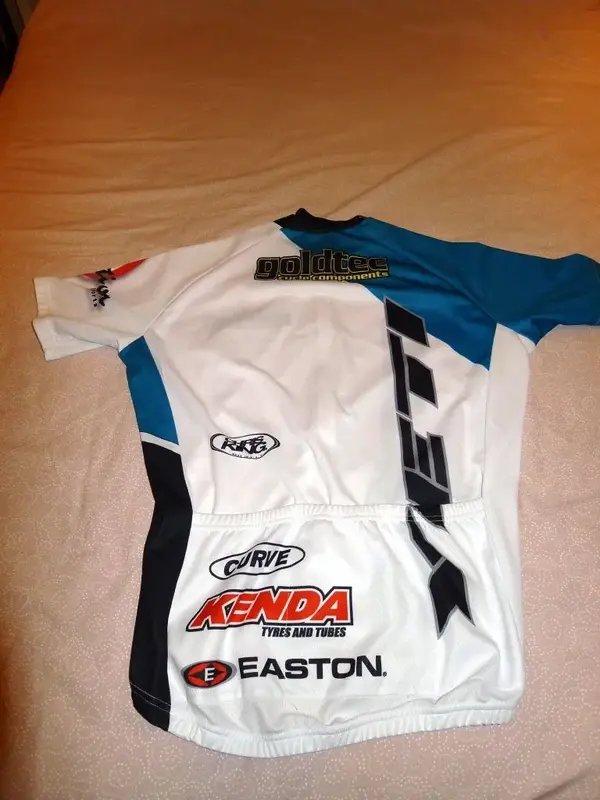 yeti_jersey 003.webp