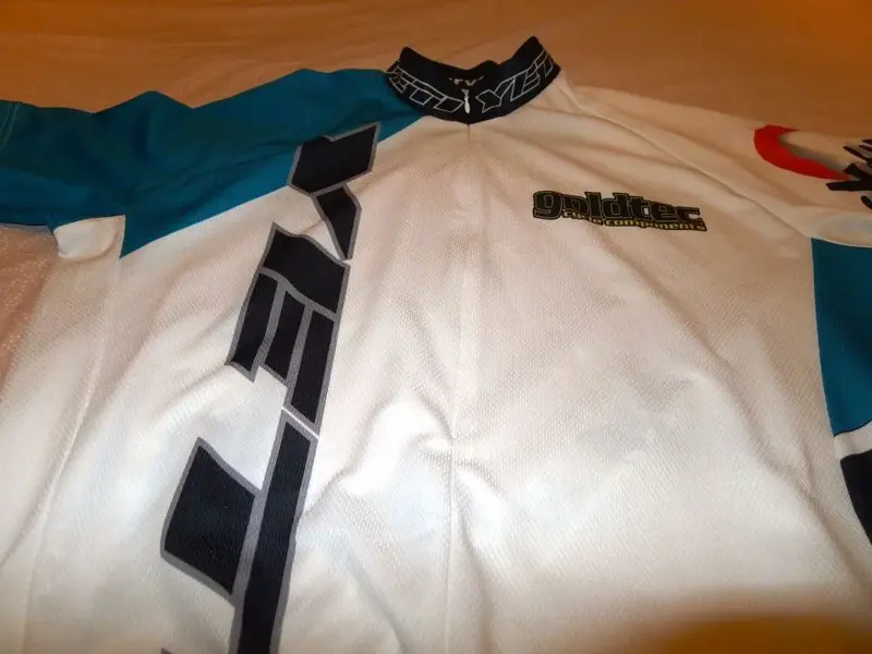 yeti_jersey 004.webp
