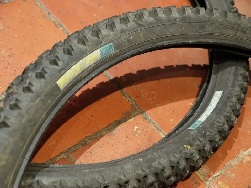 marin lite tyres 2.webp