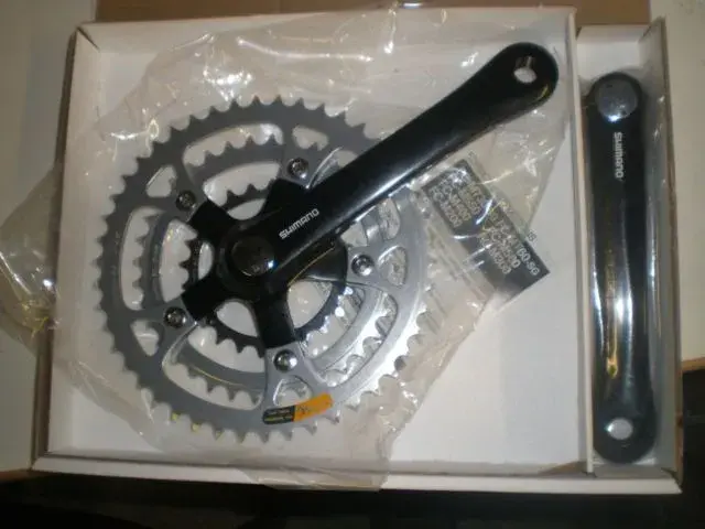 M730 XT Crankset black arms.webp