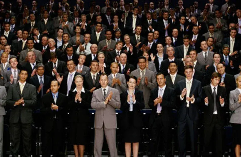 standing-ovation-0907-lg1.webp