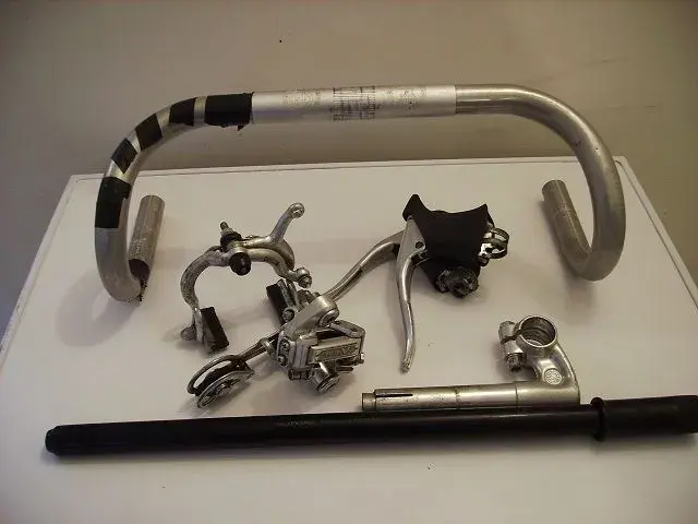 bars stems seatposts 002.webp