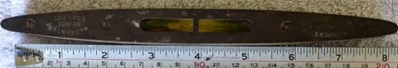wooden spirit level.webp