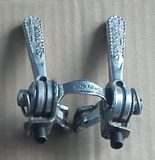 Suntour levers.webp