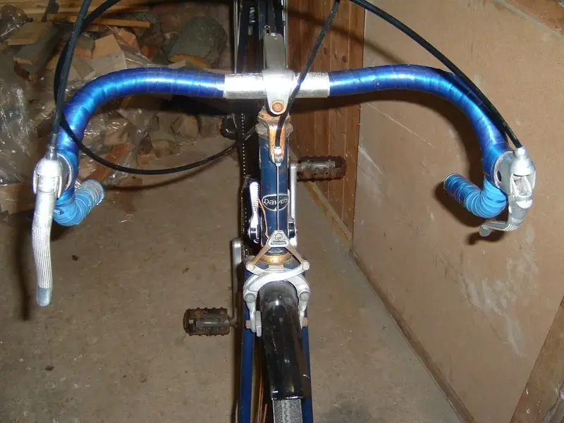 Bar, brake levers & ferrules.webp