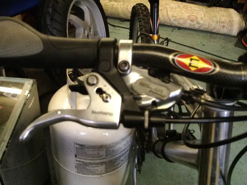 lx levers brakes.webp