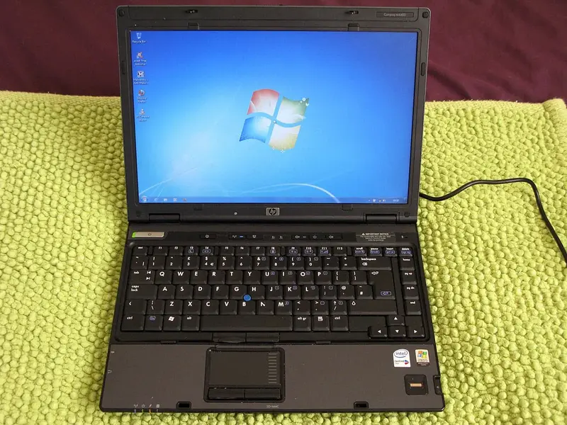 HP nc6400 RB.webp