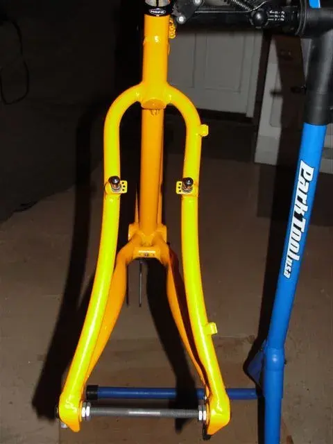 '99 E4 Wishbone Rear.webp