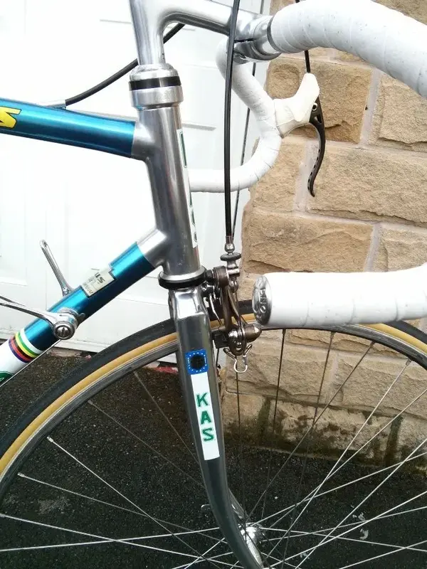 headtube and gear levers.webp