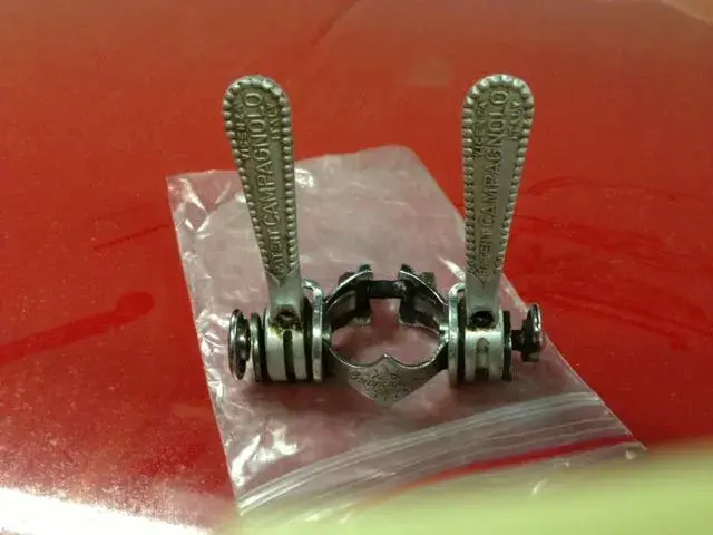 gear levers.webp