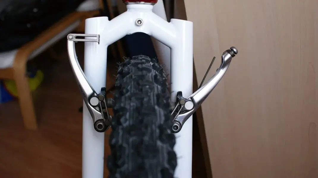 Shimano BR M739 V-Brakes.webp