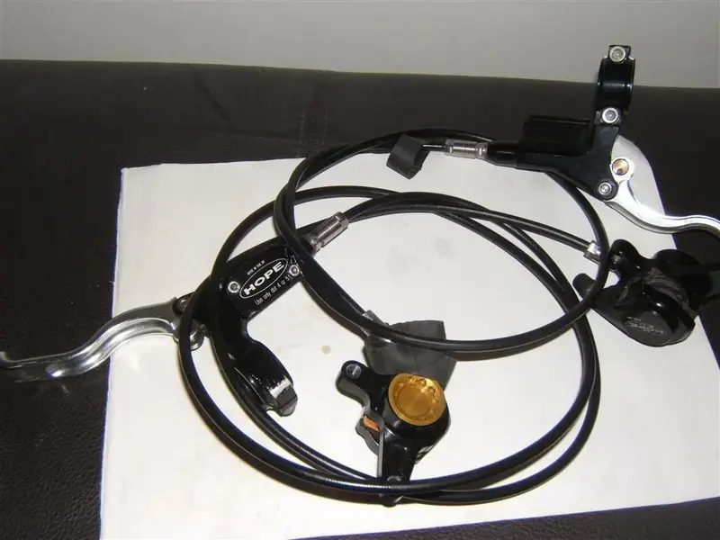 Shimano brakes 006 (Medium).webp