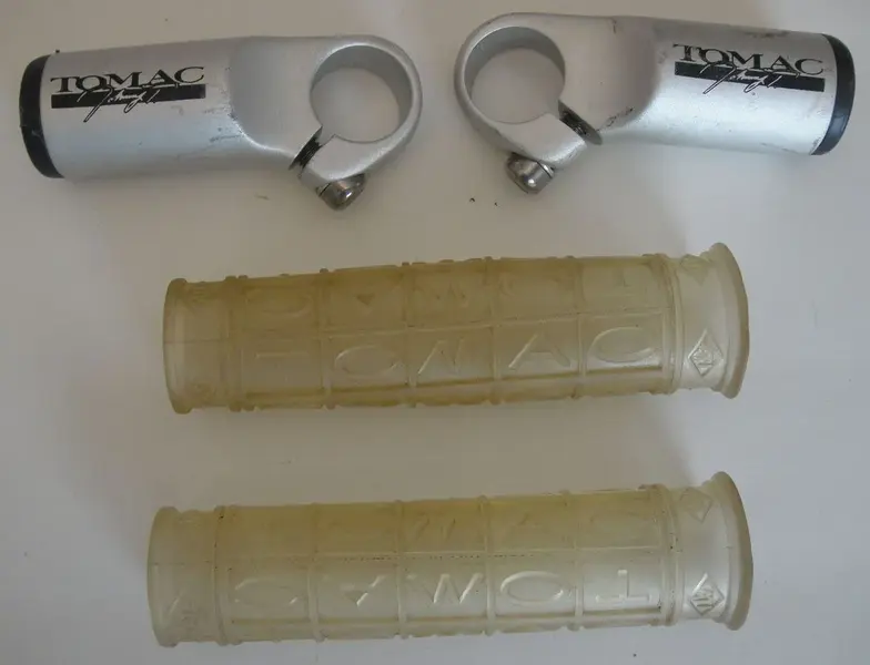 Tomac Grips and Barends.webp