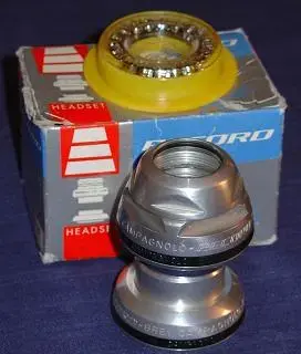 record road headset 2.webp