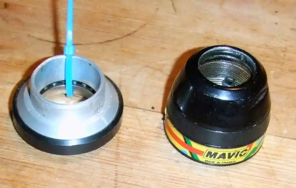 mavic-headset-03.webp