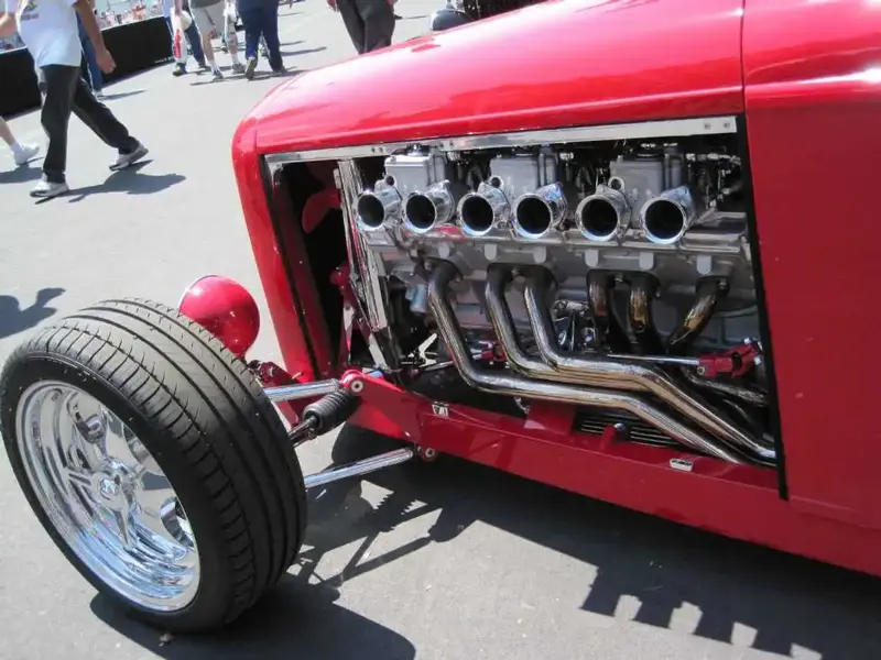 32 Ford Ferrari-1.webp