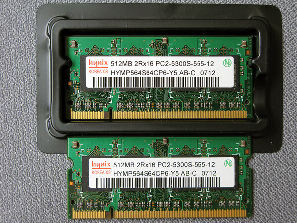 Hynix 512MB PC2-5300 DDR2 667MHz SODIMMS RB.jpg
