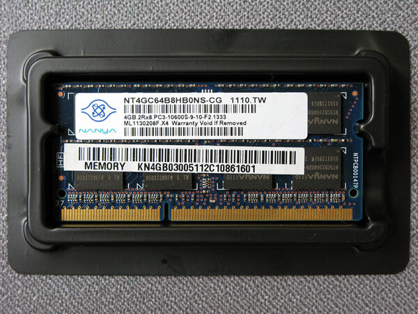Nanya 4GB PC3 10600 1333 RB.jpg
