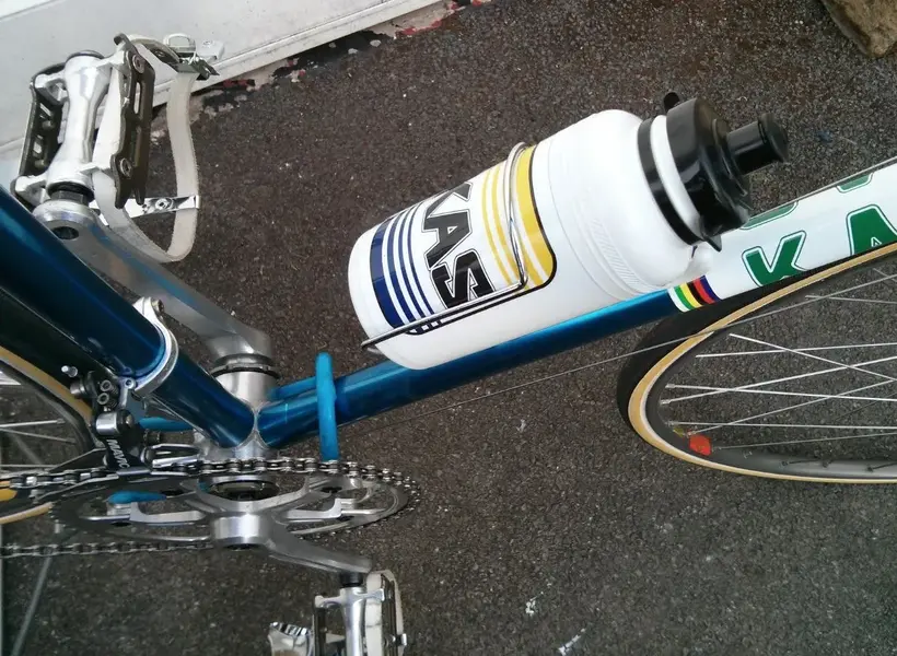 Vitus Kelly KAS Bottle and Bracket.webp