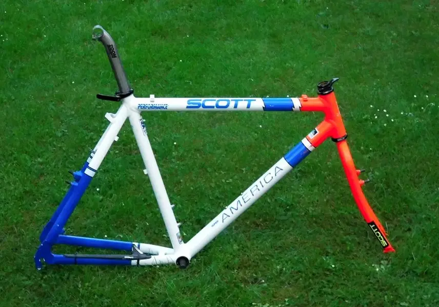 scottseite2kleinretrobike.webp