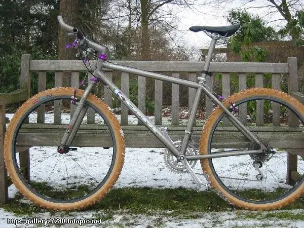1993 Hei He size 16 in snow.webp