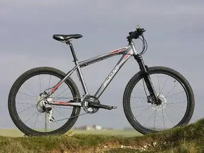 MBK220_biketest_scott30490-399-75.webp