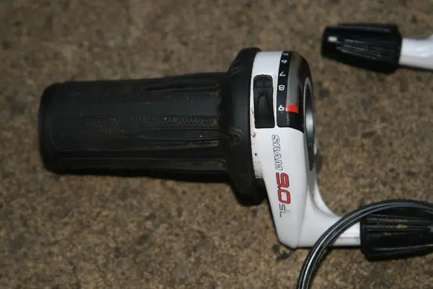 SRAM 9.0 shifter 2.webp