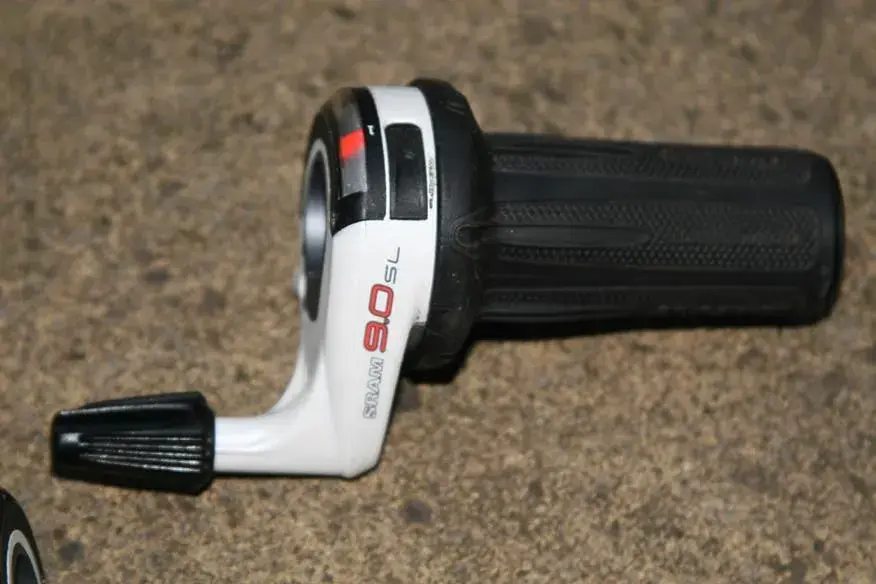 SRAM 9.0 shifter 3.webp