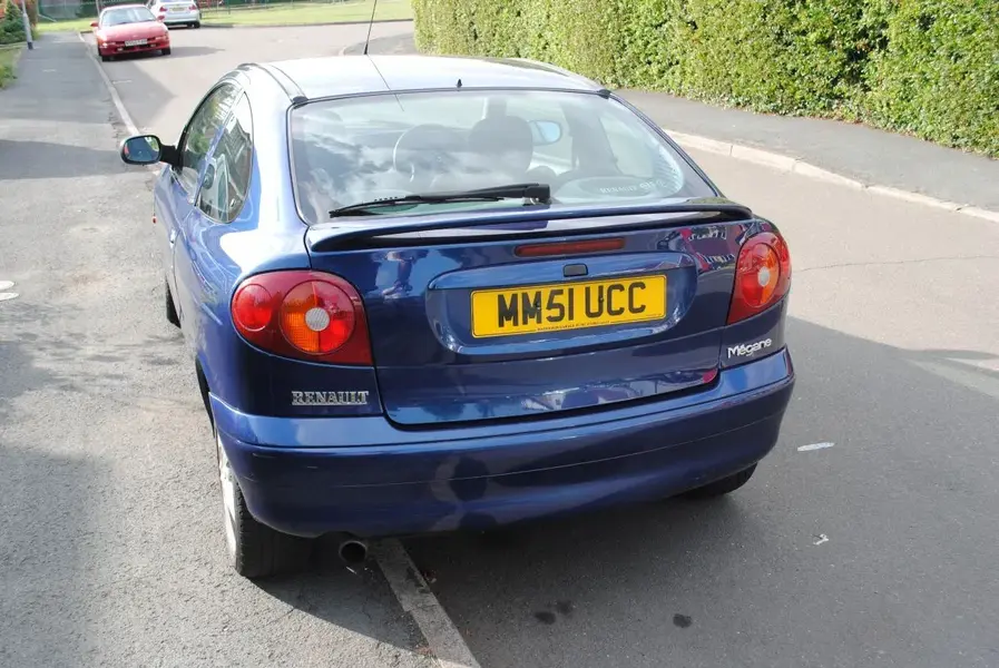 renualt megane coupe.webp