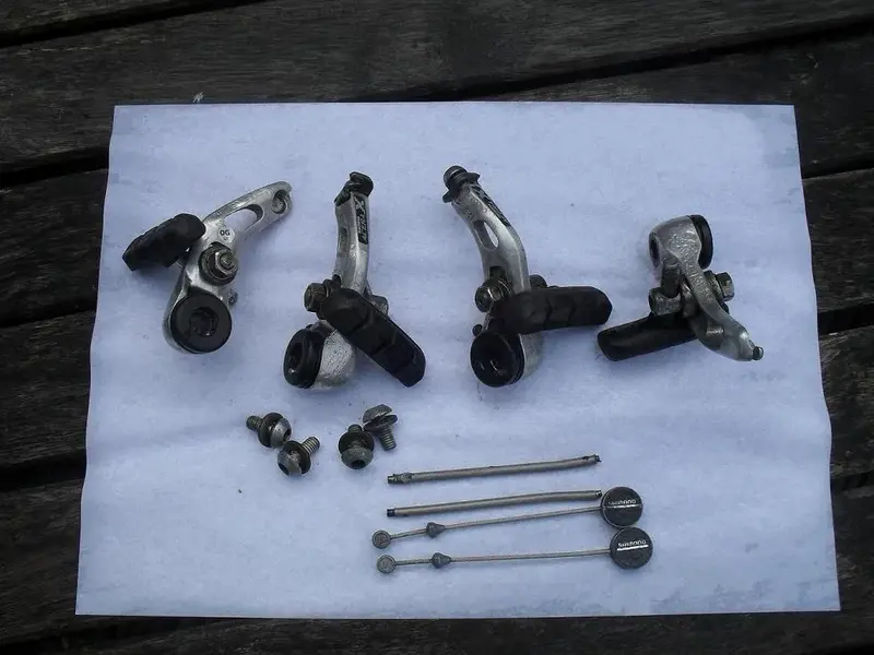 acera brakes 001.webp