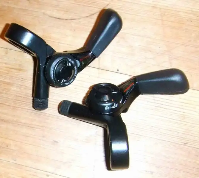 suntour_xc_pro_shifters.webp