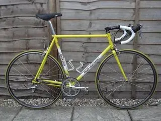 classic road bike.webp
