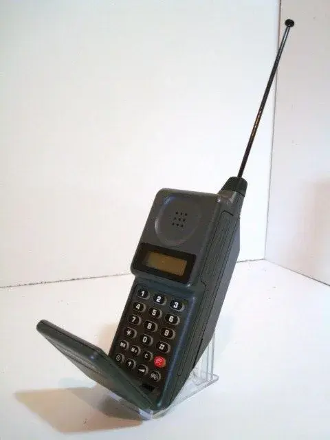 Motorola Flip Phone 2 (2).webp