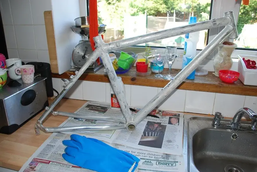 1 - Stripping lacquer.webp