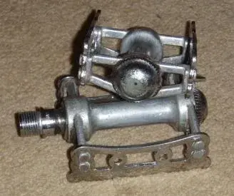 Campag pedals side on.webp