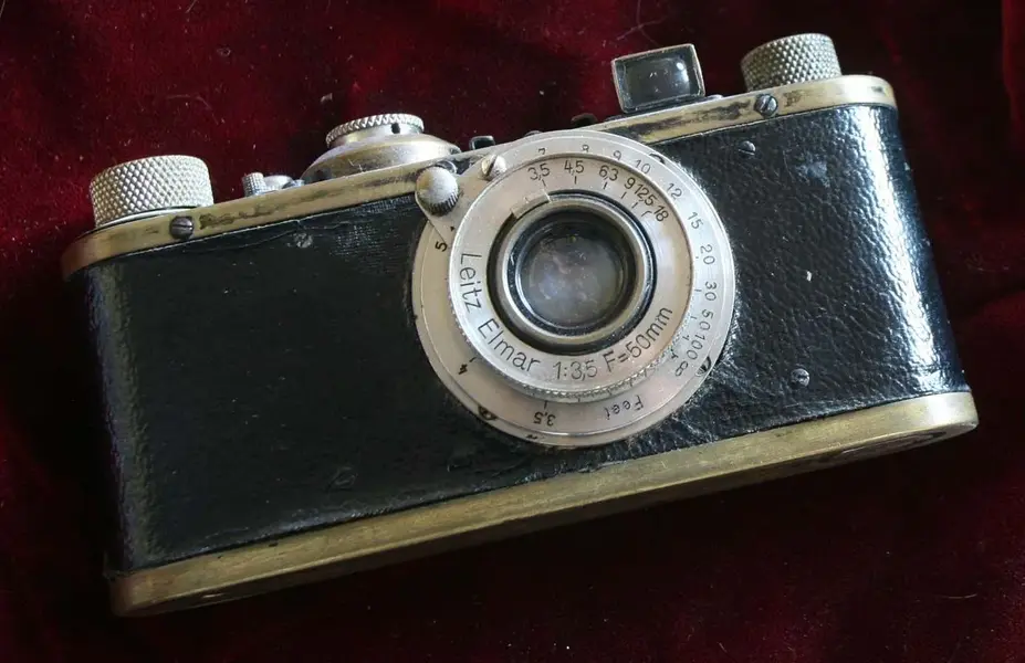 Leica 1 front web.webp