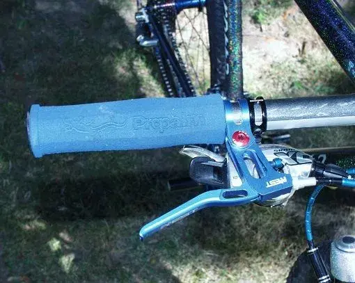 T-Max Lizard Grips And Aest Levers.webp