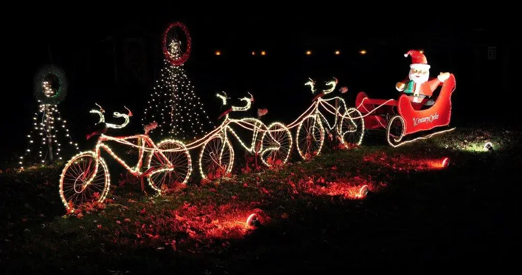 CC 2011 Holiday Lights display night lo res.webp