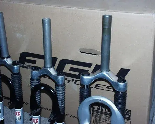 Rock Shox Mag, 2 Indy, Jett and Judy3.webp