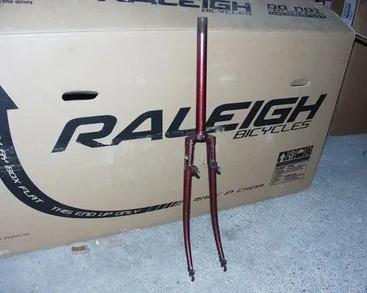 27 inch Brown rigid 02.webp
